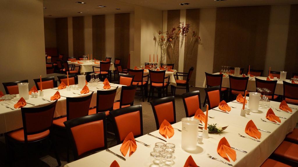 Hotel Goldener Loewe Waldheim Bagian luar foto